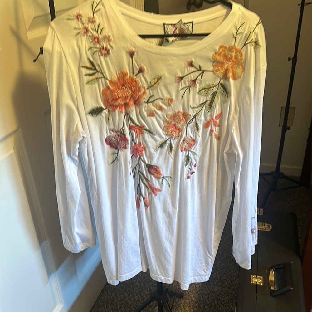 Johnny Was White Cotton Floral Embroidered Blouse - large